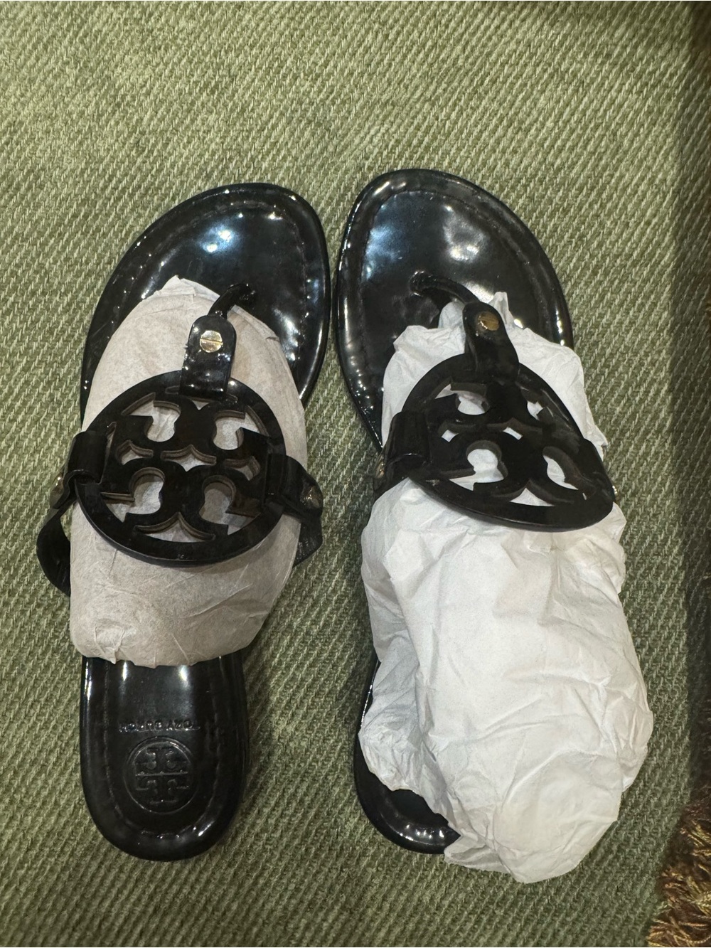 Tory Burch Miller Black Patent Logo Thong Sandals Size 7.5